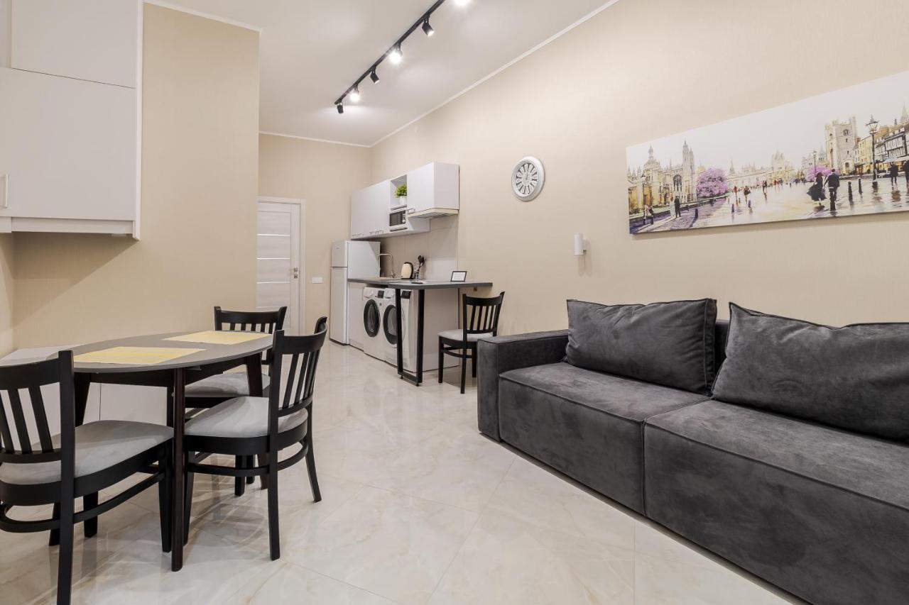 Luxury Flat In Downtown 2 Appartement Lviv Buitenkant foto