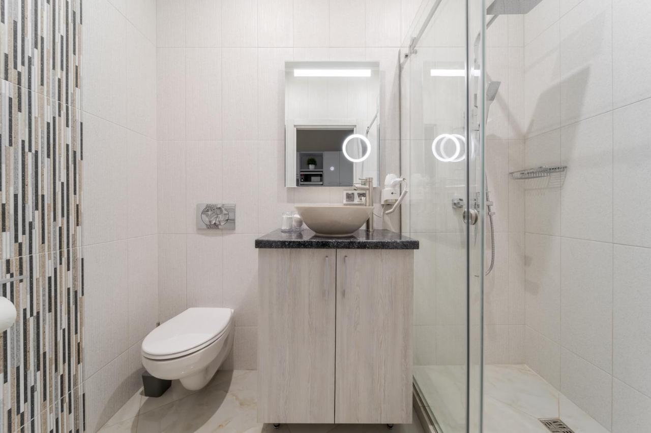 Luxury Flat In Downtown 2 Appartement Lviv Buitenkant foto