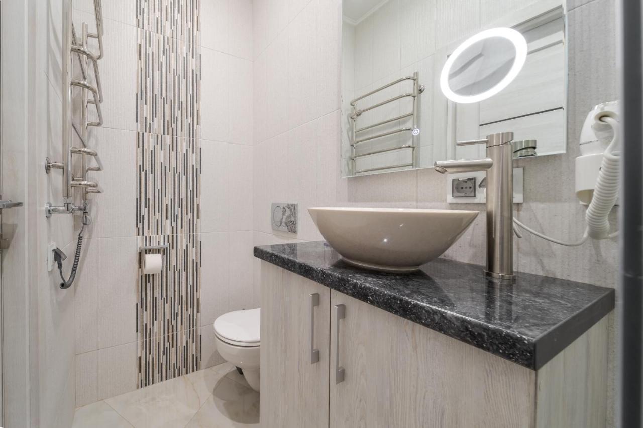 Luxury Flat In Downtown 2 Appartement Lviv Buitenkant foto