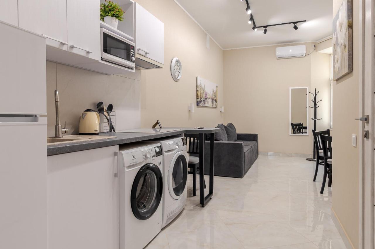 Luxury Flat In Downtown 2 Appartement Lviv Buitenkant foto